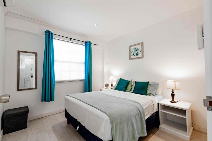 Image No.17-3 Bed House for sale