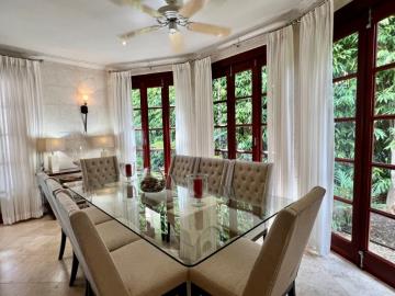 Claridges-10_dining-room-2