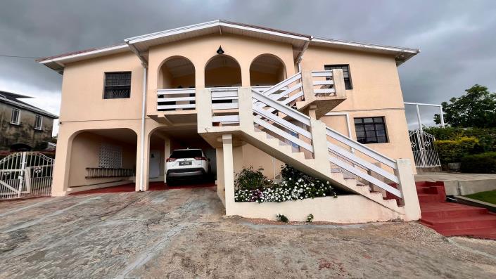 Image No.1-3 Bed House for sale