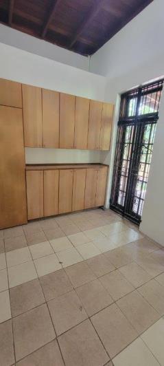 Image No.4-5 Bed House for sale