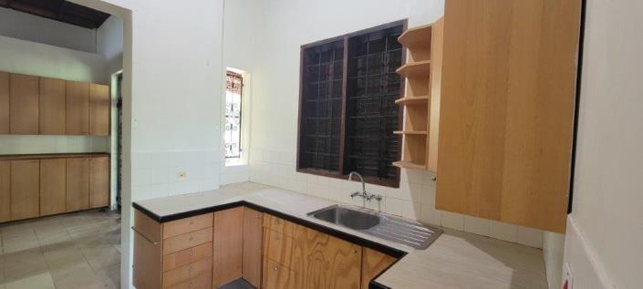 Image No.6-5 Bed House for sale