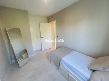 10-bb915d1cb19341576dcdc994b81ab9c5-1999
