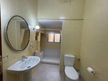 8-e64a9055bba3e77ac8aca3b893cdf826-1063