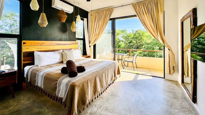 Image No.1-11 Bed Hotel for sale