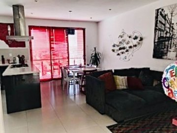 1 - , Maison