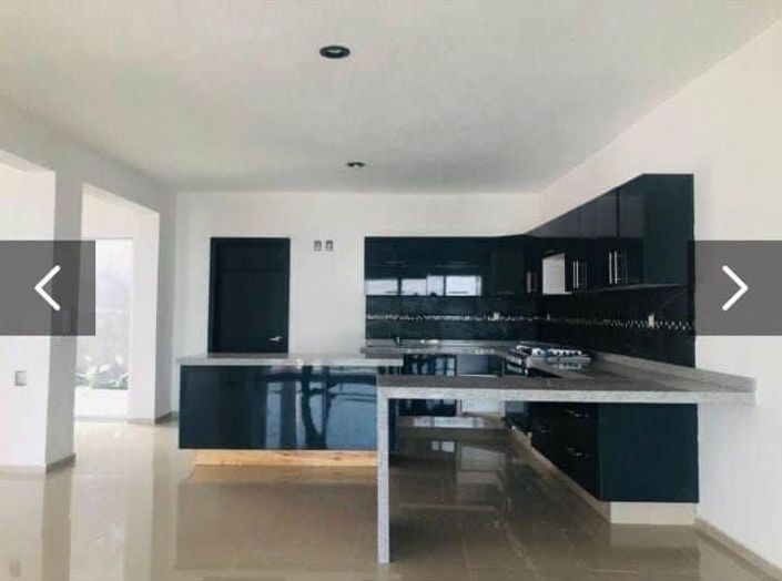 Image No.1-5 Bed House for sale