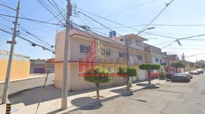1 - , Maison