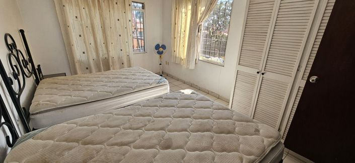 Image No.1-3 Bed House for sale