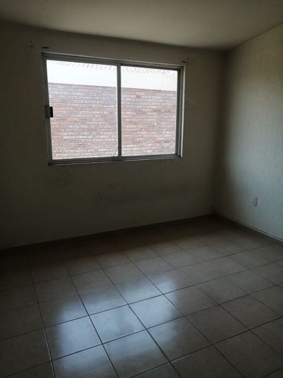 Image No.1-4 Bed House for sale