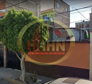 1 - , Maison