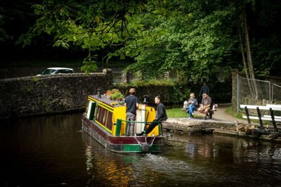 bar-man-midshiremeadowswhaleybridgelocalarea-