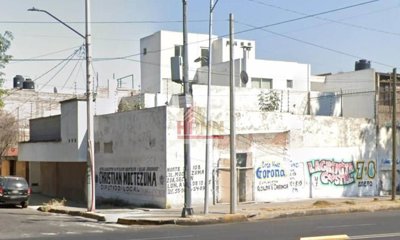 1 - , Maison