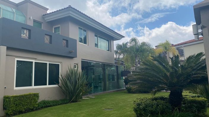 Image No.1-4 Bed House for sale