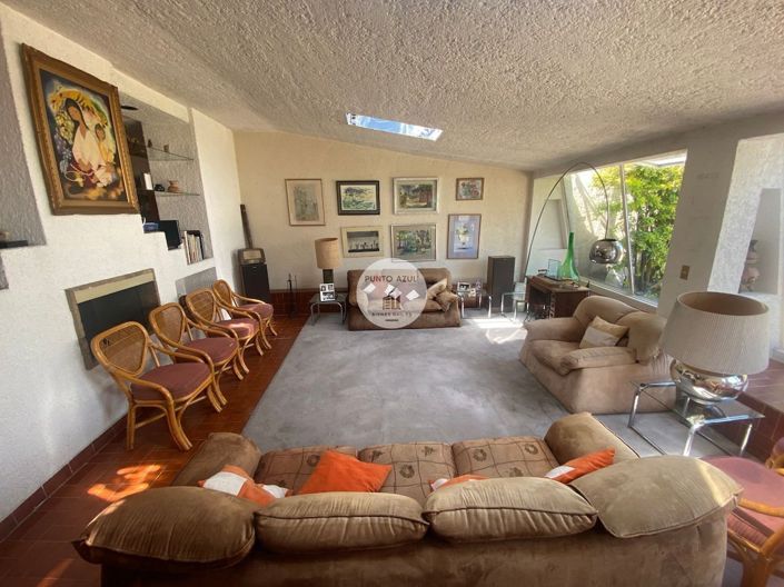Image No.1-4 Bed House for sale