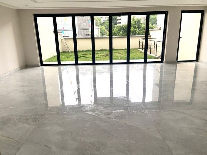Image No.1-3 Bed House for sale