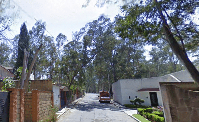 Image No.1-5 Bed House for sale