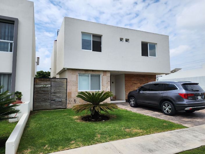 Image No.1-3 Bed House for sale