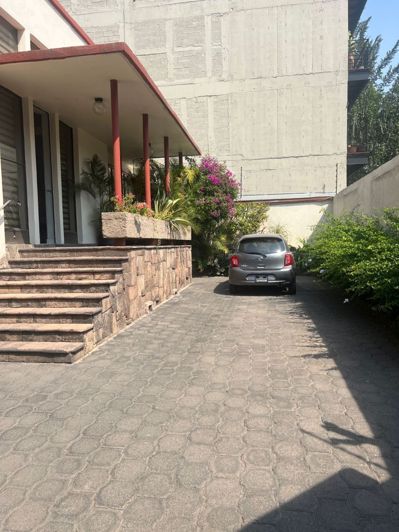 Image No.1-4 Bed House for sale