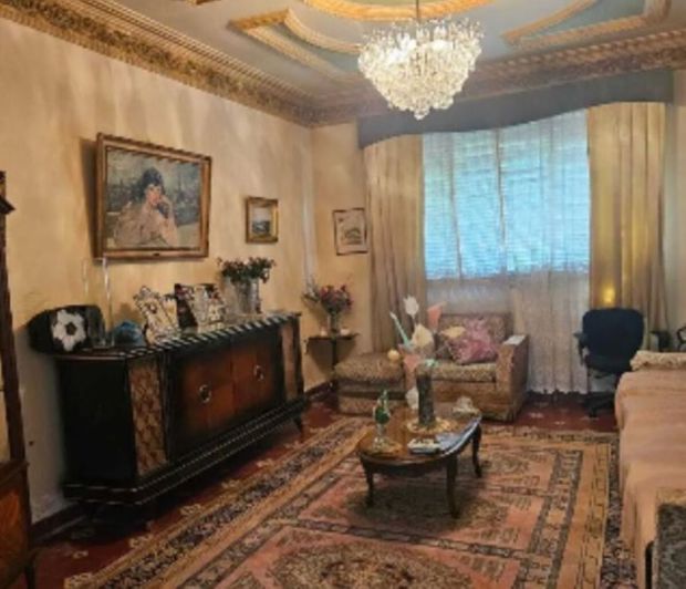 Image No.1-5 Bed House for sale