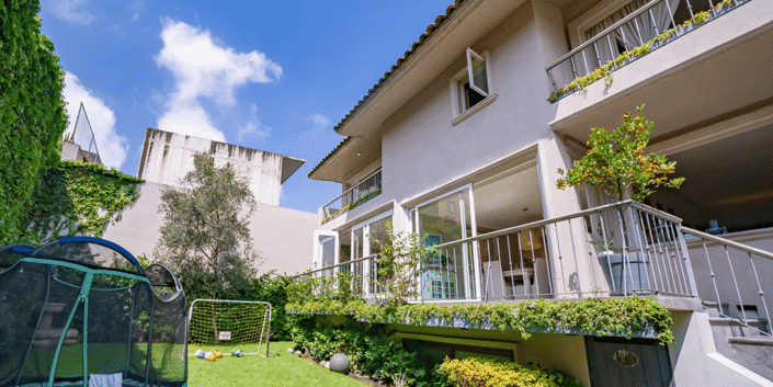 Image No.1-4 Bed House for sale