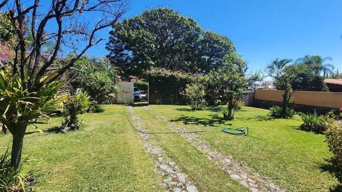 Image No.1-4 Bed House for sale