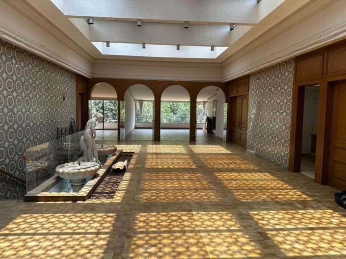 Image No.1-4 Bed House for sale