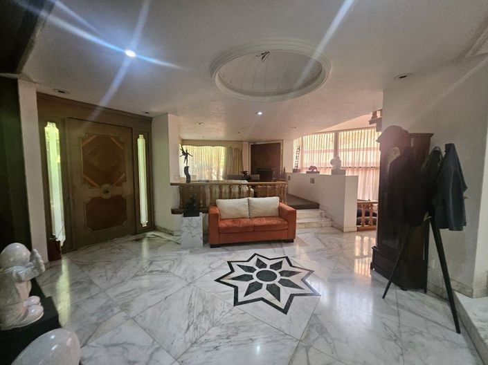 Image No.1-3 Bed House for sale