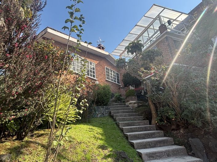 Image No.1-6 Bed House for sale