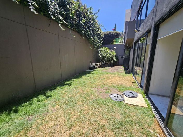 Image No.1-4 Bed House for sale