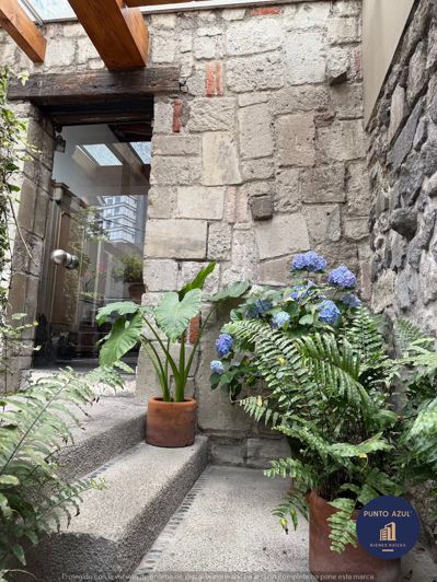 Image No.1-4 Bed House for sale