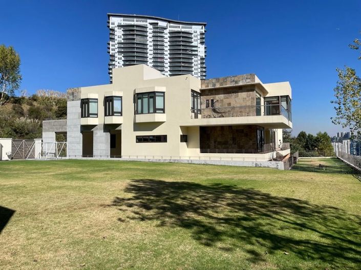 Image No.1-4 Bed House for sale