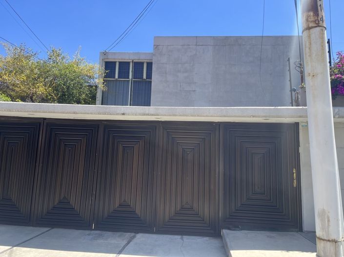 Image No.1-3 Bed House for sale