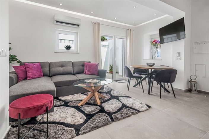 Image No.1-3 Bed Townhouse for sale