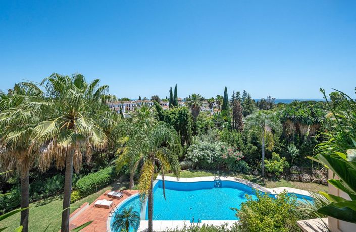 Image No.1-4 Bed Apartment for sale
