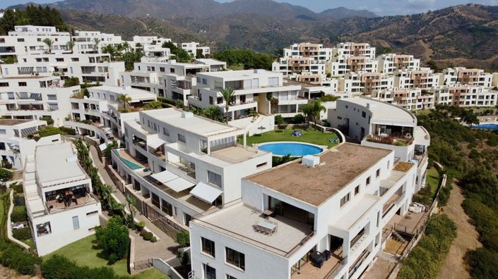Image No.1-3 Bed Apartment for sale