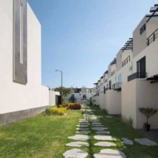Image No.1-3 Bed House for sale