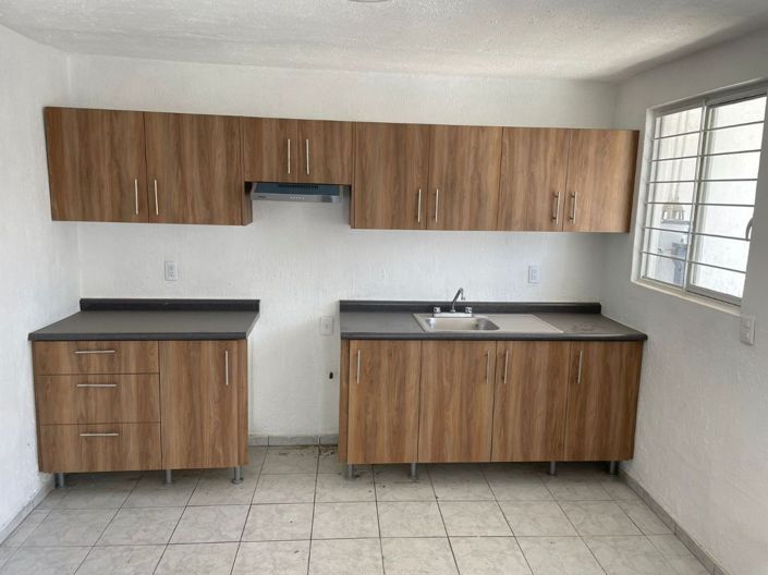 Image No.1-3 Bed House for sale