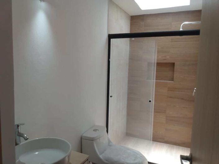 Image No.1-4 Bed House for sale