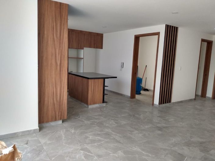Image No.1-4 Bed House for sale