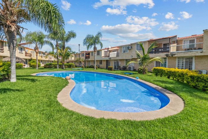 Image No.1-4 Bed House for sale