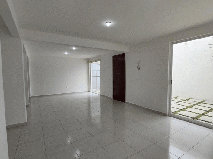 Image No.1-4 Bed House for sale