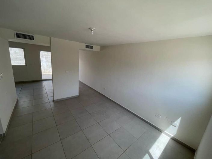 Image No.1-3 Bed House for sale