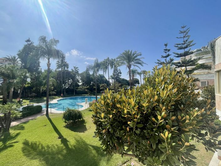 Image No.1-6 Bed Apartment for sale