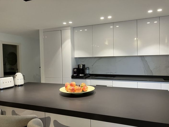 Image No.1-4 Bed Apartment for sale