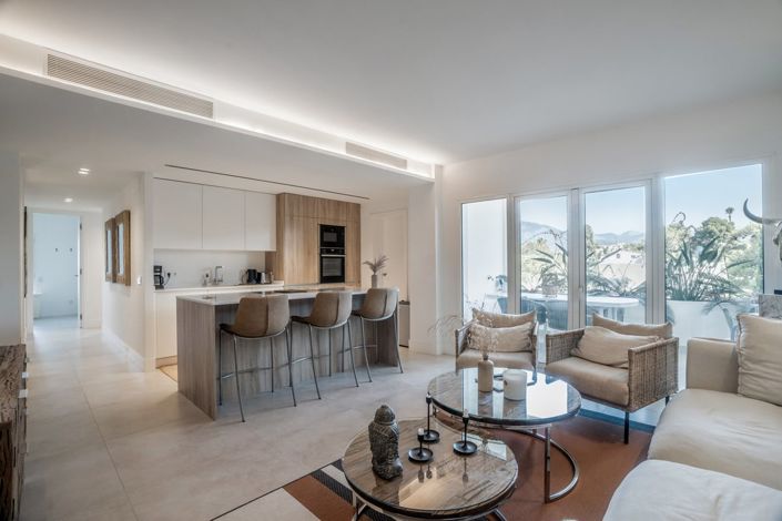Image No.1-4 Bed Apartment for sale