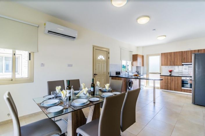 Image No.8-3 Bed House for sale