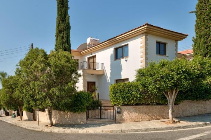 Image No.1-3 Bed House for sale