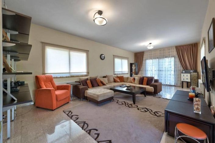 Image No.2-3 Bed House for sale