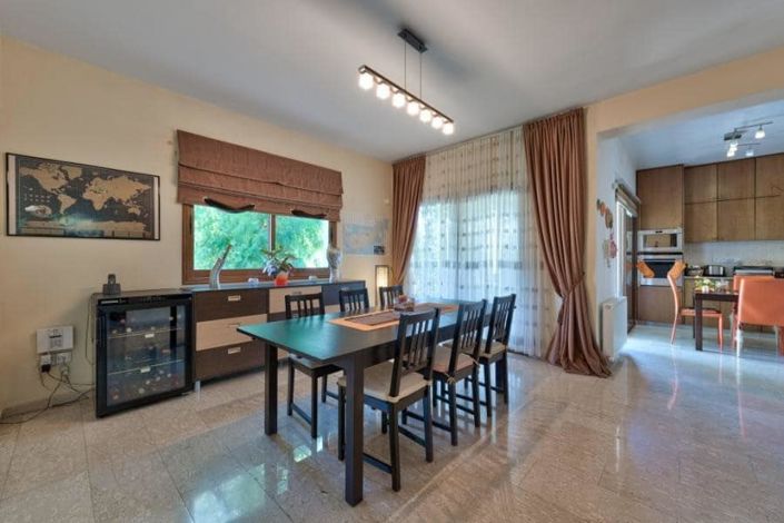 Image No.6-3 Bed House for sale