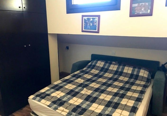 Image No.8-5 Bed House for sale